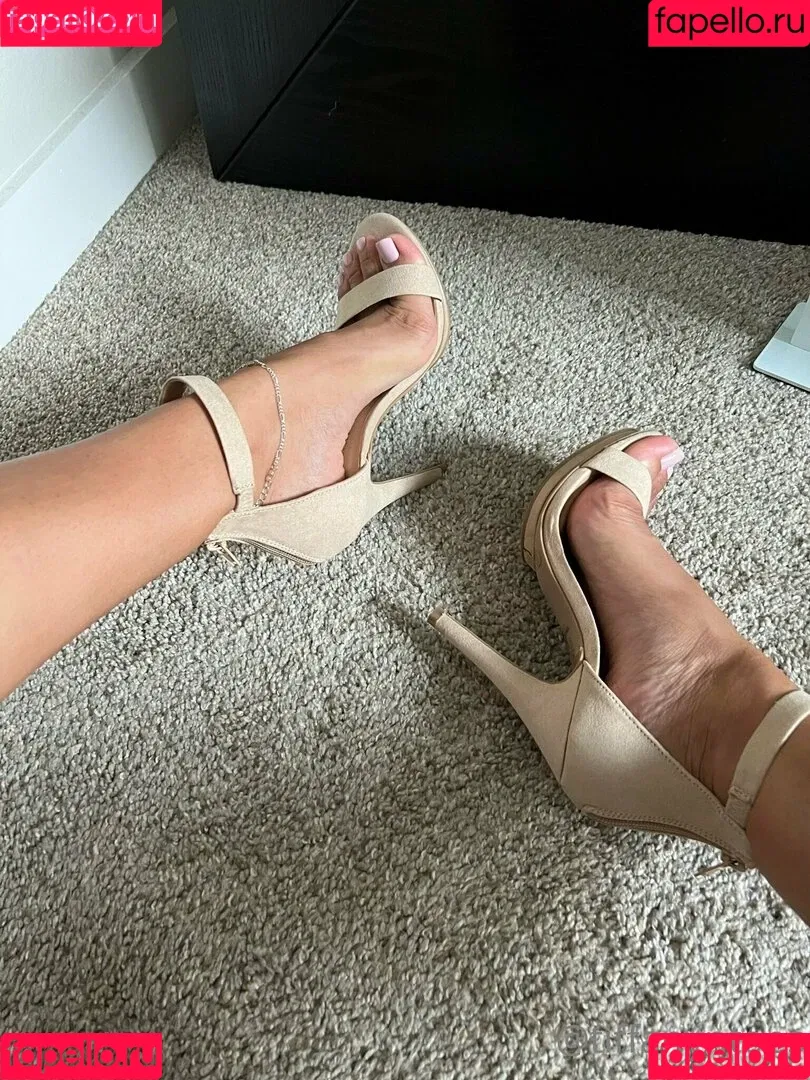 alittleoftiff Onlyfans Photo Gallery 