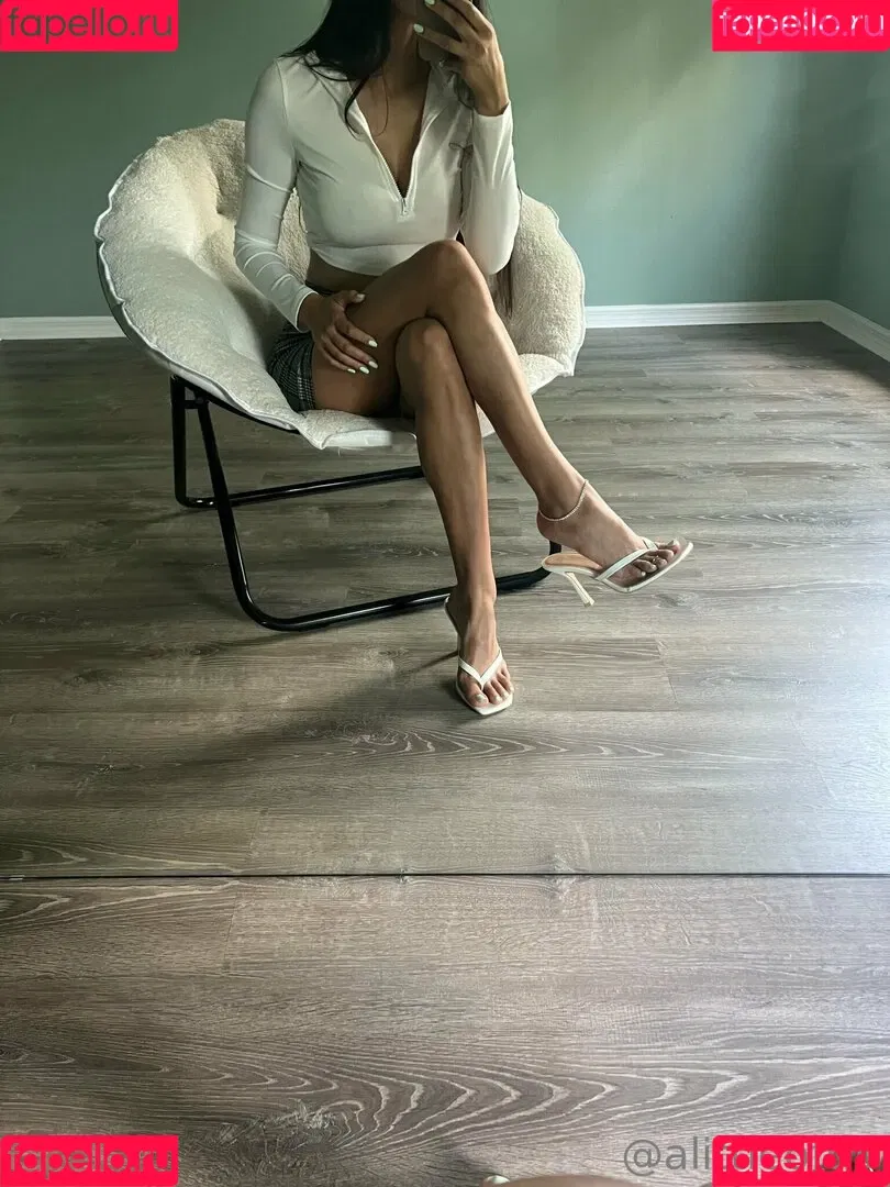 alittleoftiff Onlyfans Photo Gallery 