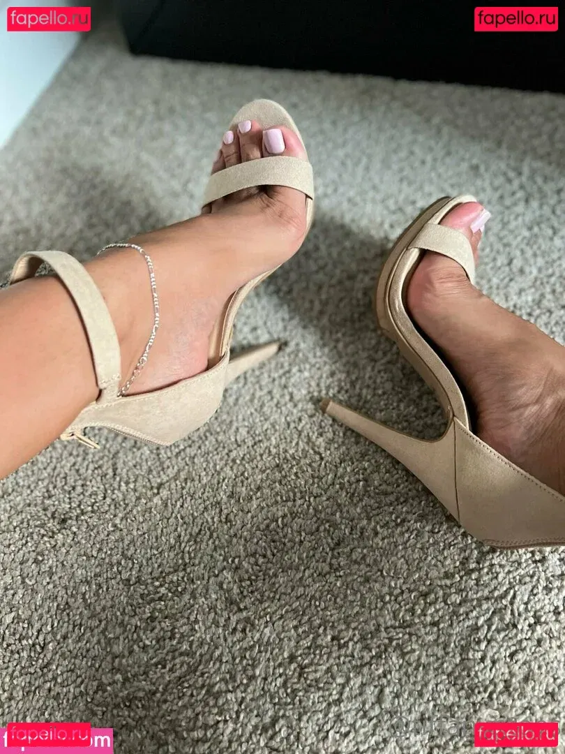 alittleoftiff Onlyfans Photo Gallery 