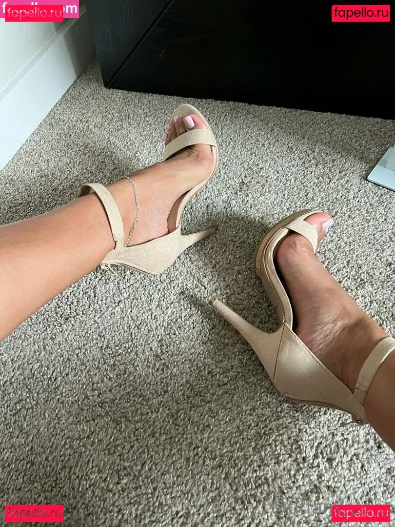 alittleoftiff Onlyfans Photo Gallery 