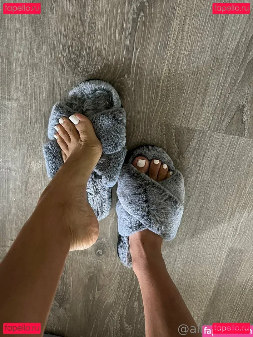 alittleoftiff Onlyfans Photo Gallery 