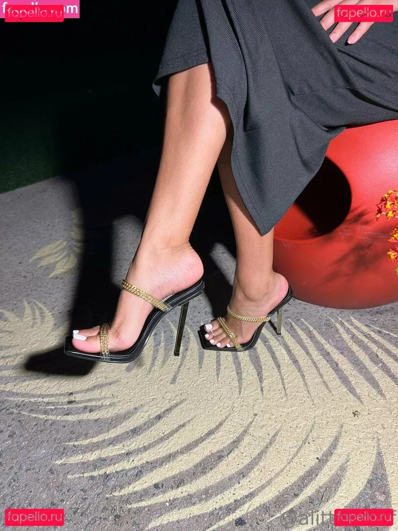 alittleoftiff Onlyfans Photo Gallery 