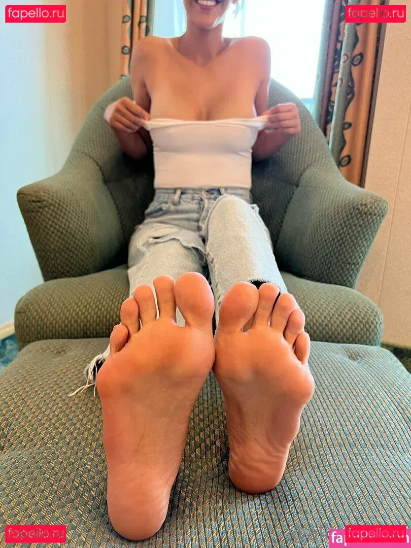 alittleoftiff Onlyfans Photo Gallery 