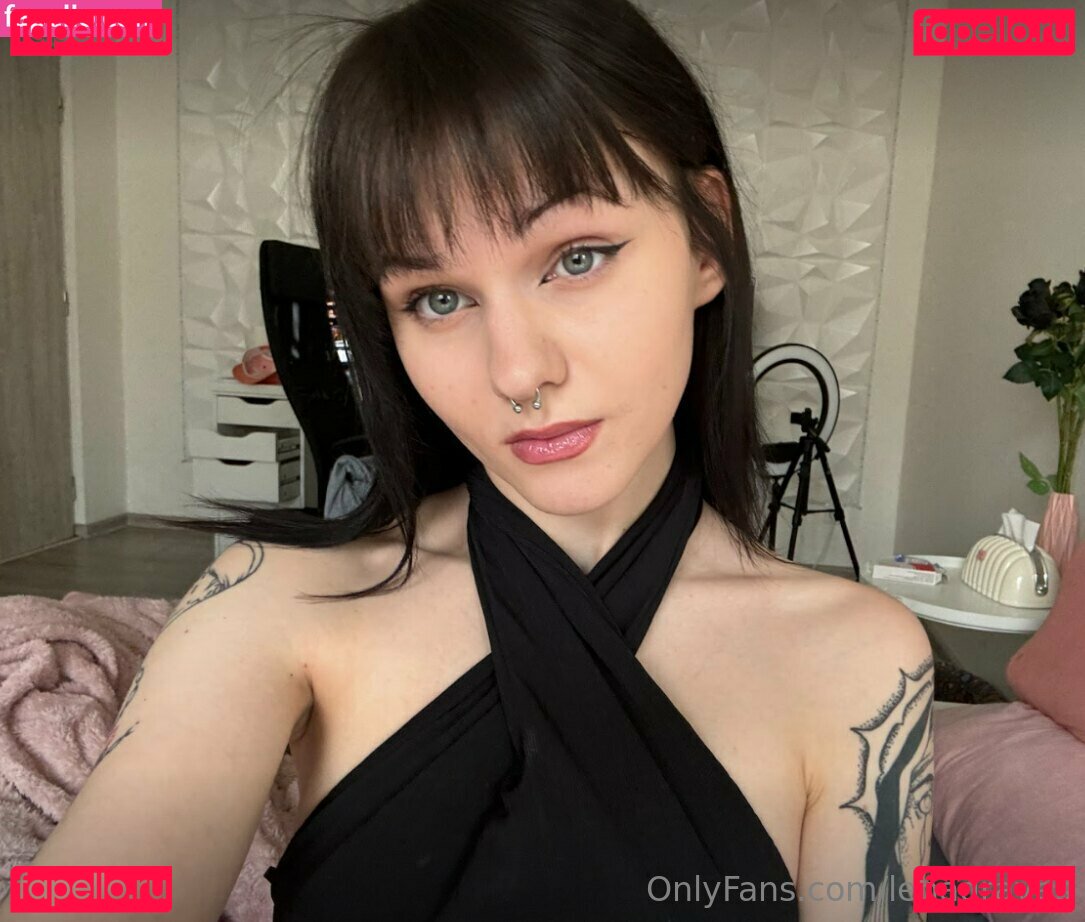 lenagraves / lenathegothx Onlyfans Photo Gallery 