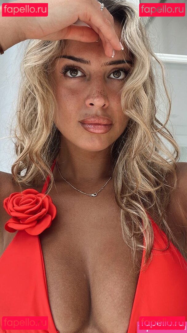 Celina Hansen / Celinahhansen Onlyfans Photo Gallery 