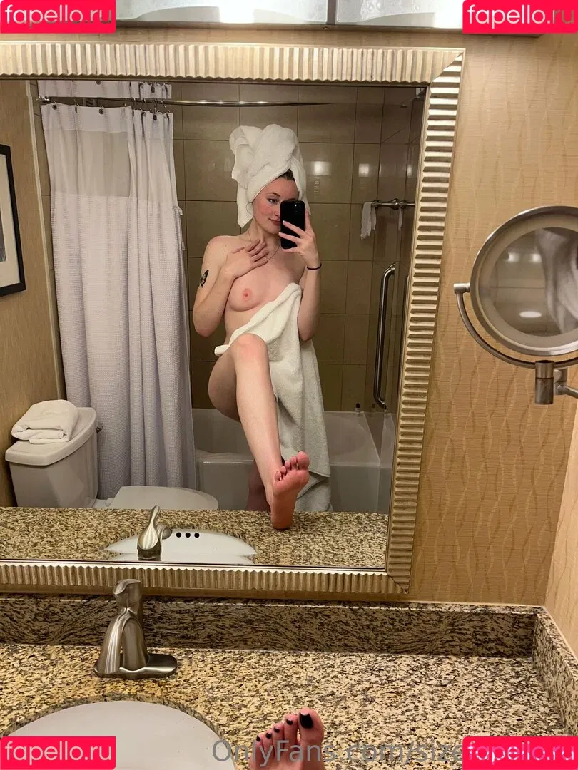 Sizeelevens Onlyfans Photo Gallery 