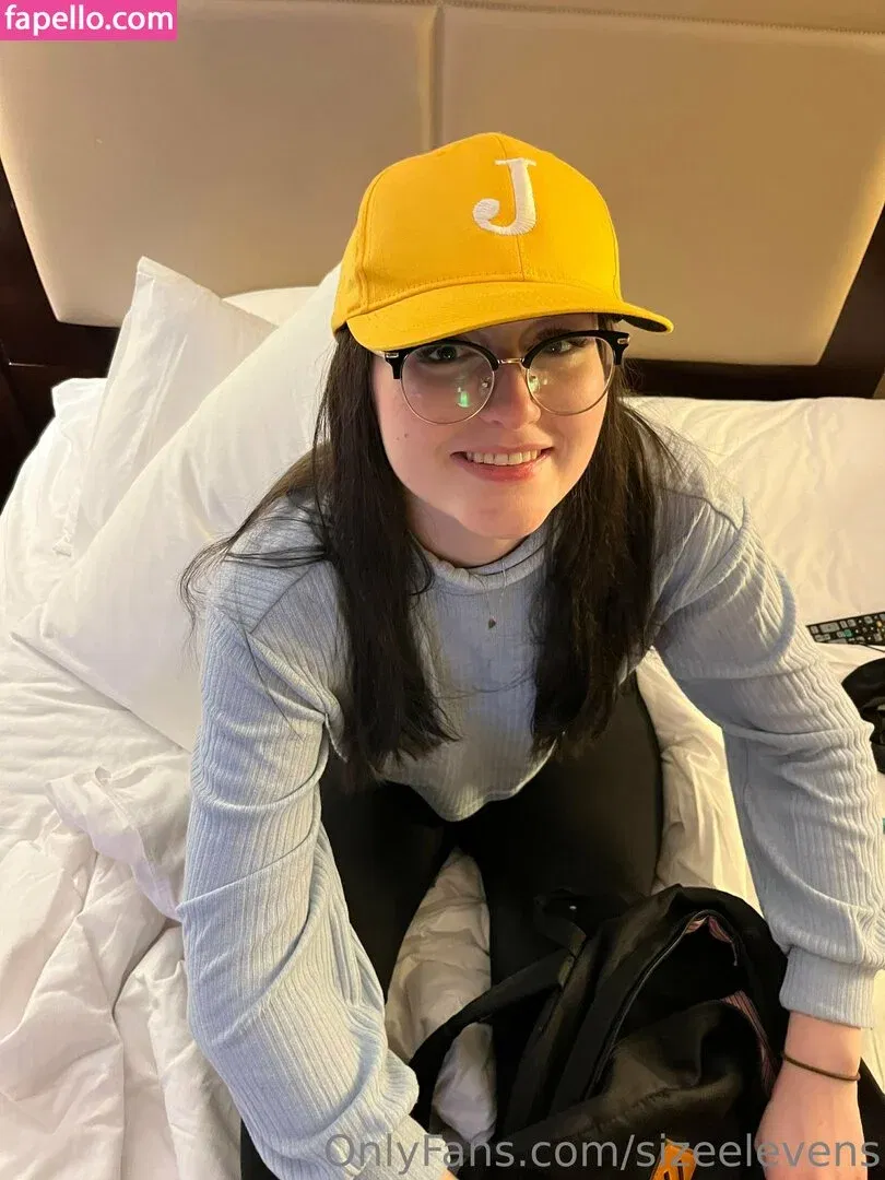 Sizeelevens Onlyfans Photo Gallery 