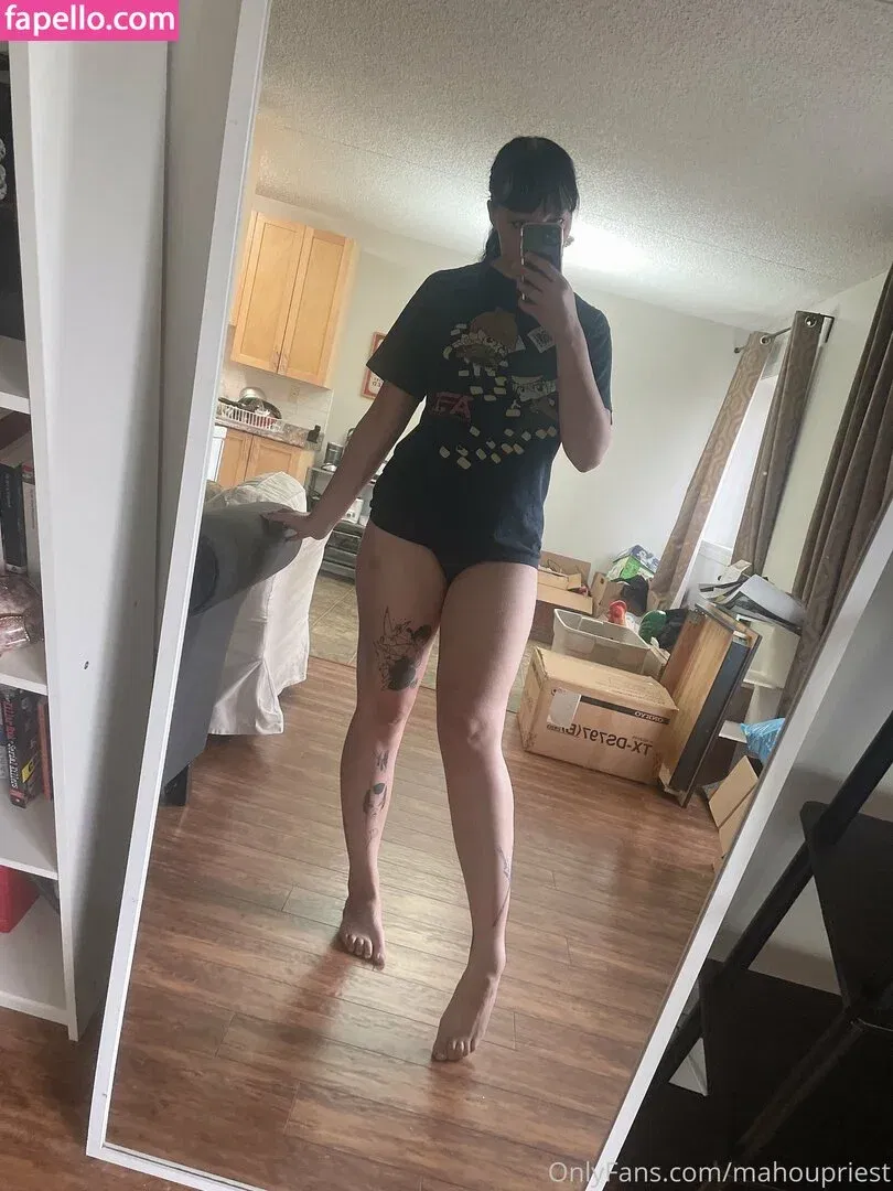 mahoupriest Onlyfans Photo Gallery 