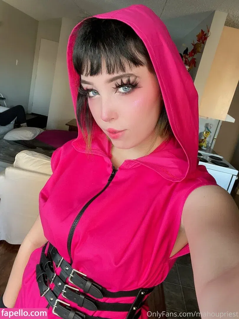mahoupriest Onlyfans Photo Gallery 