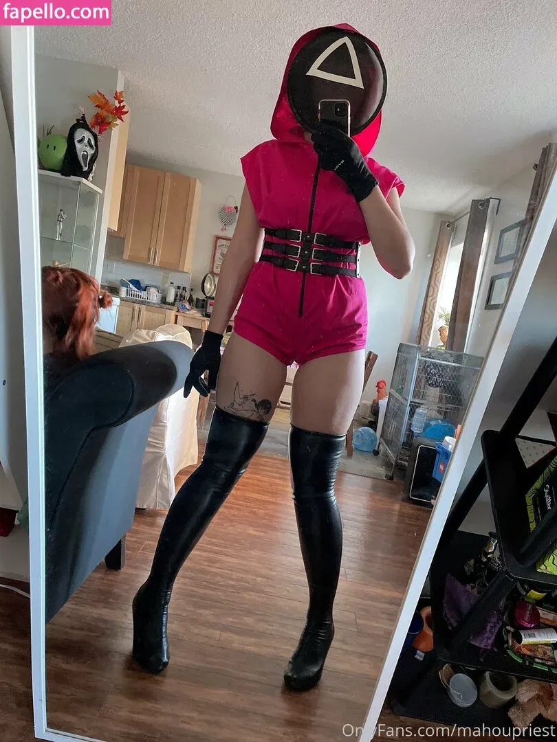 mahoupriest Onlyfans Photo Gallery 