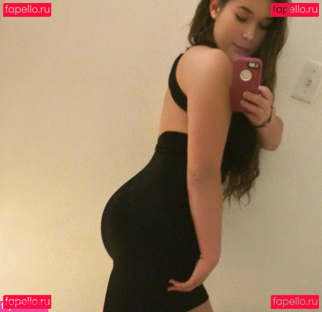 Princess Vero / Smorezzzzz / princessveroxox Onlyfans Photo Gallery 