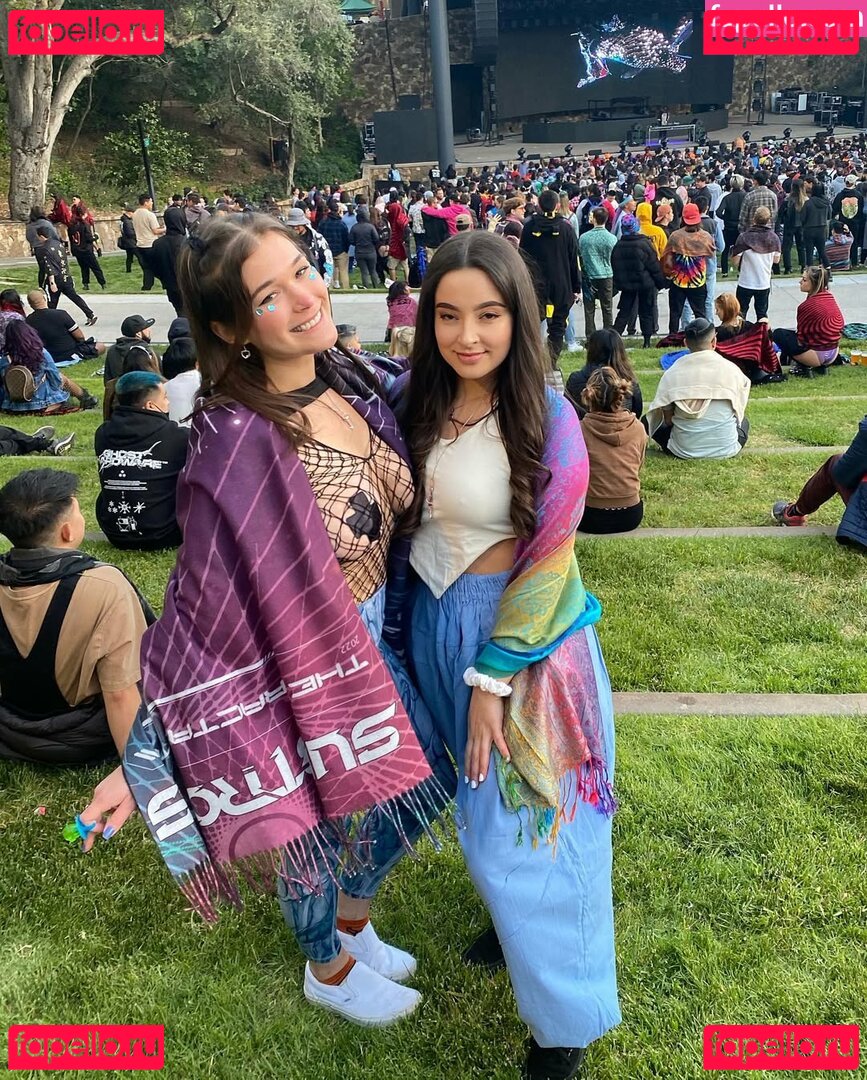 Princess Vero / Smorezzzzz / princessveroxox Onlyfans Photo Gallery 