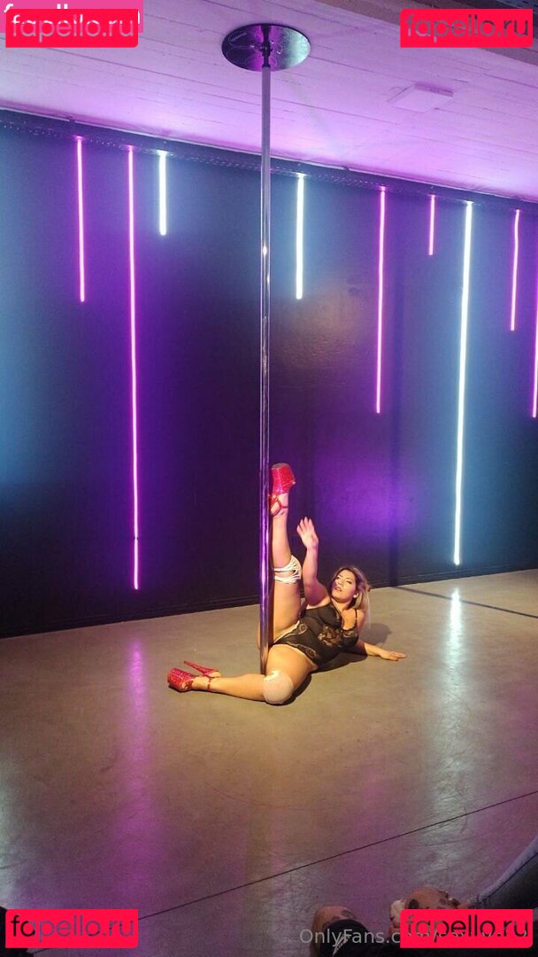 Mica / sexyyp22 Onlyfans Photo Gallery 