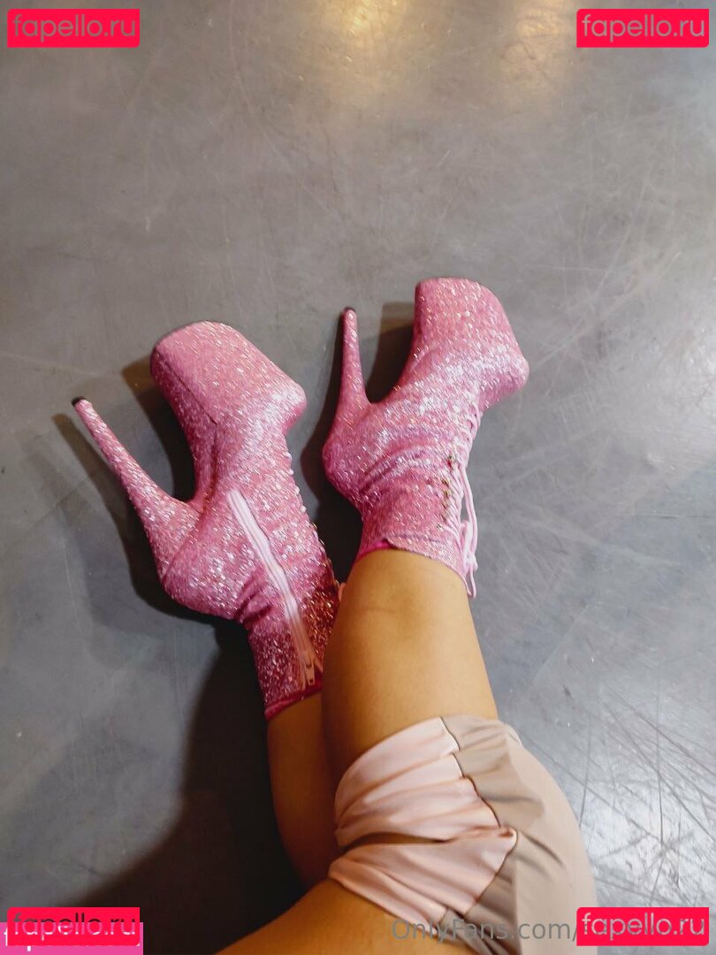 Mica / sexyyp22 Onlyfans Photo Gallery 