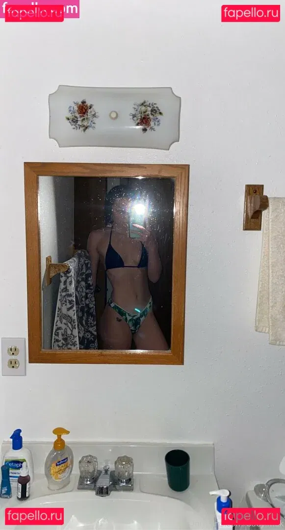 baby.mak Onlyfans Photo Gallery 