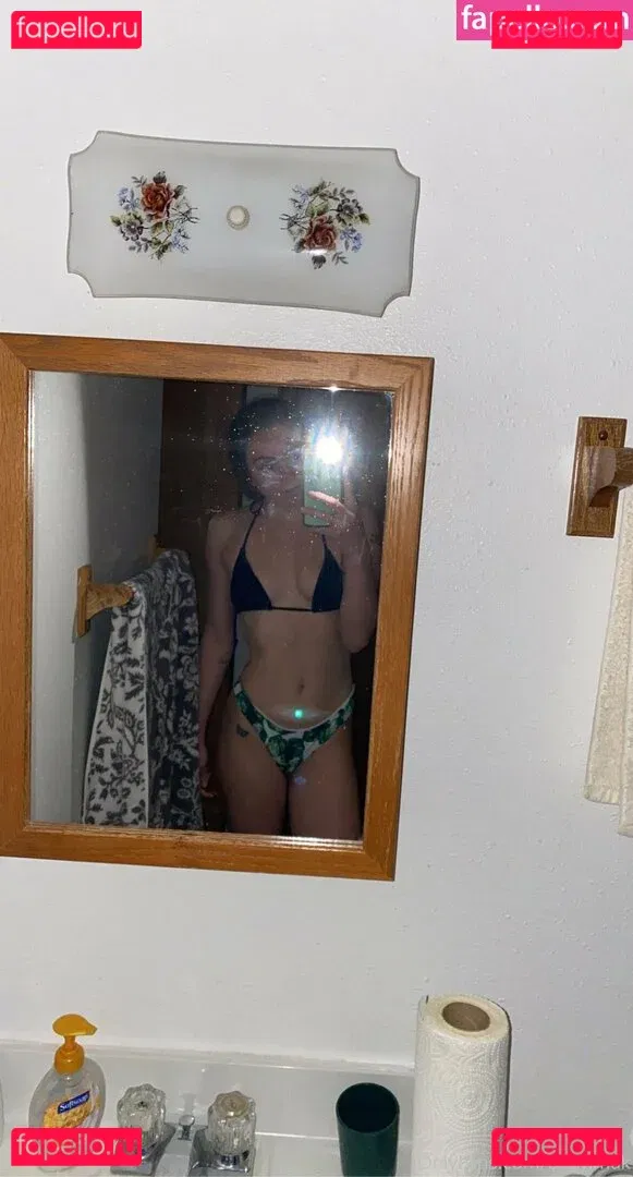 baby.mak Onlyfans Photo Gallery 