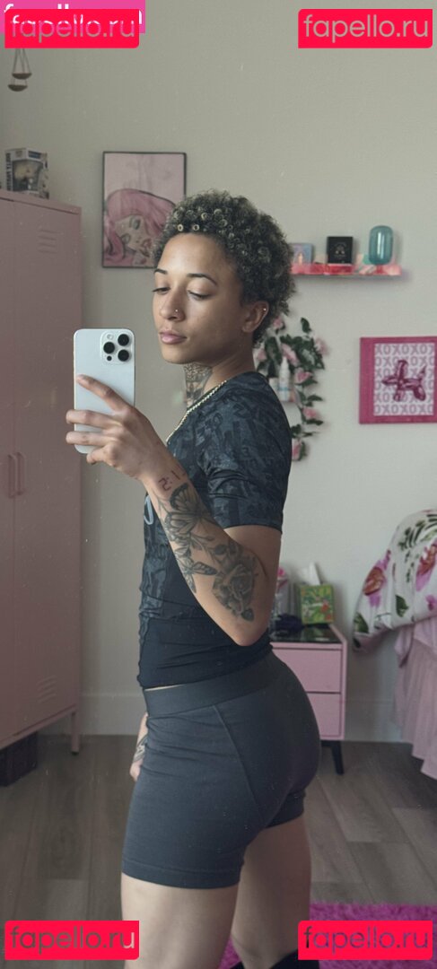 Sixthestar / Sixtyb1 / sixthestarr Onlyfans Photo Gallery 