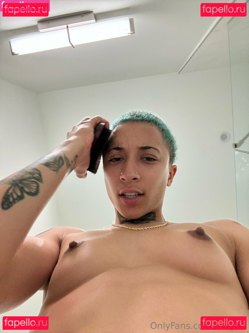 Sixthestar / Sixtyb1 / sixthestarr Onlyfans Photo Gallery 