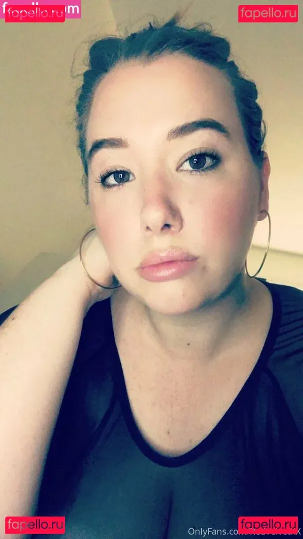 redvelvetxx Onlyfans Photo Gallery 