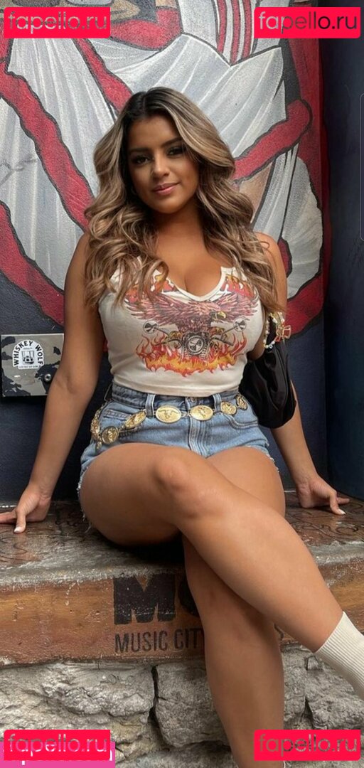 Leslie Sanchez / _m.sanx3 / lestisanchez Onlyfans Photo Gallery 