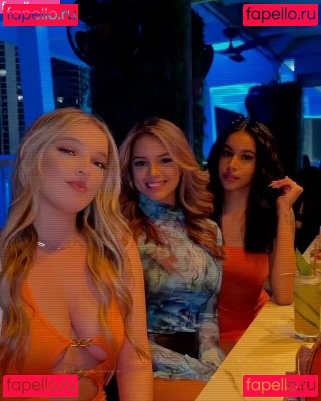 Leslie Sanchez / _m.sanx3 / lestisanchez Onlyfans Photo Gallery 