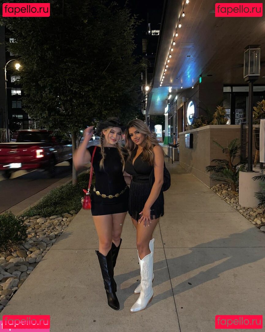 Leslie Sanchez / _m.sanx3 / lestisanchez Onlyfans Photo Gallery 