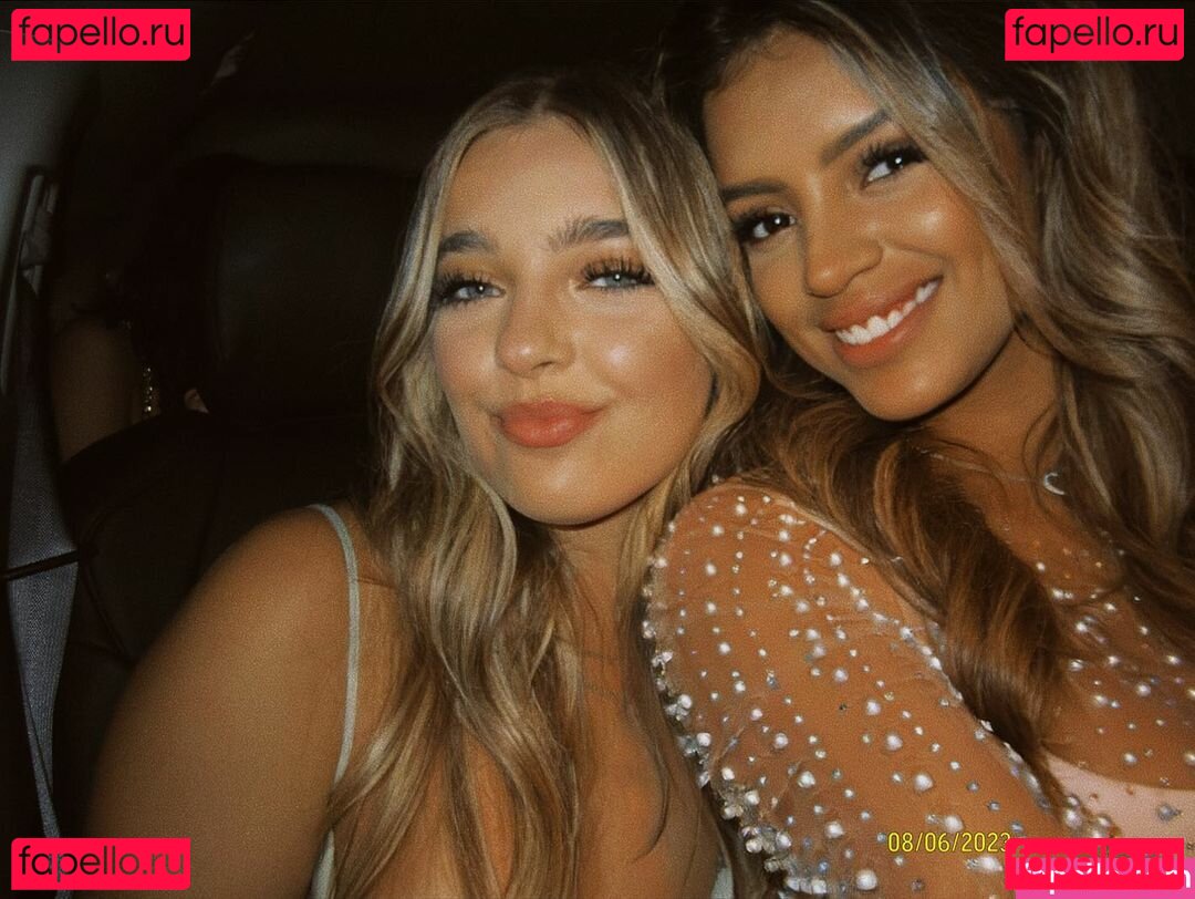 Leslie Sanchez / _m.sanx3 / lestisanchez Onlyfans Photo Gallery 