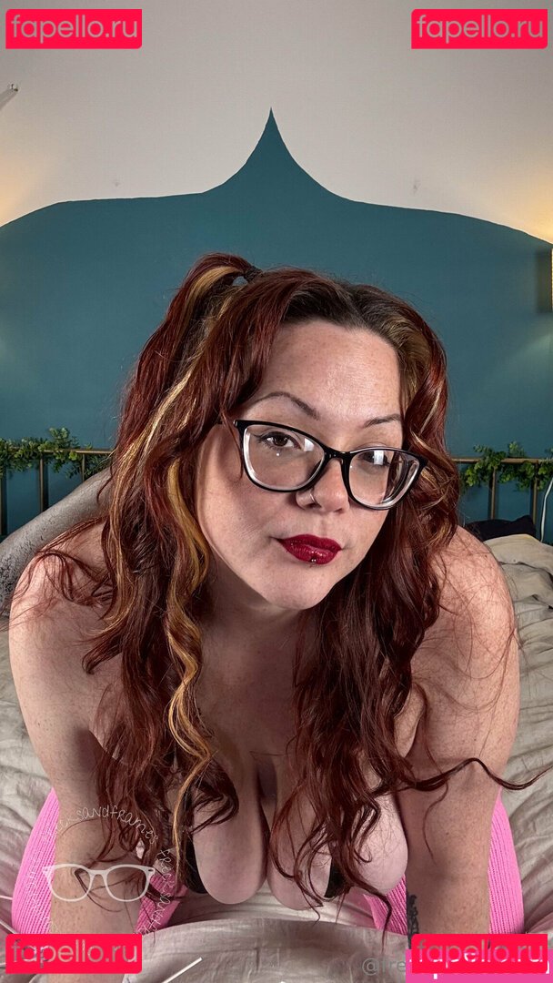 frecksandframes Onlyfans Photo Gallery 