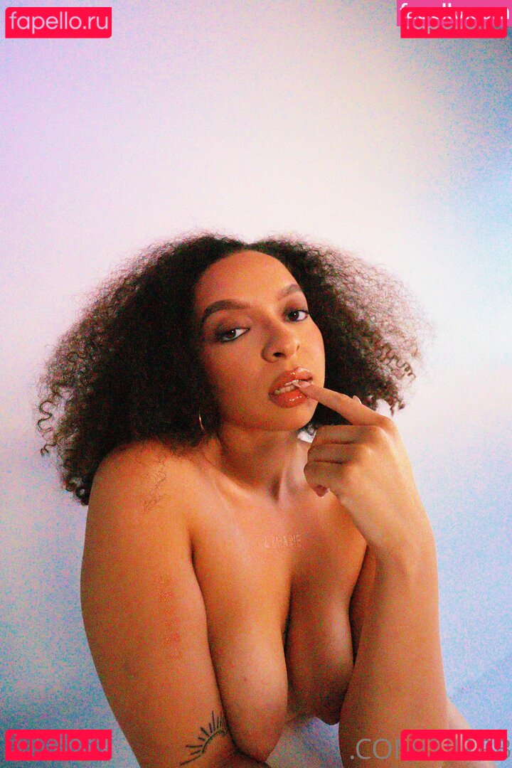Ziirrb Nude Onlyfans Photo 7