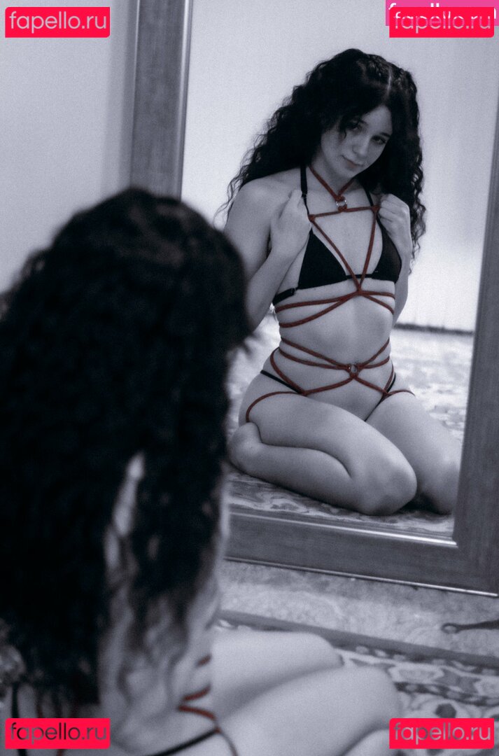 Violet Snow / endercorpsu / kayaviolet Onlyfans Photo Gallery 