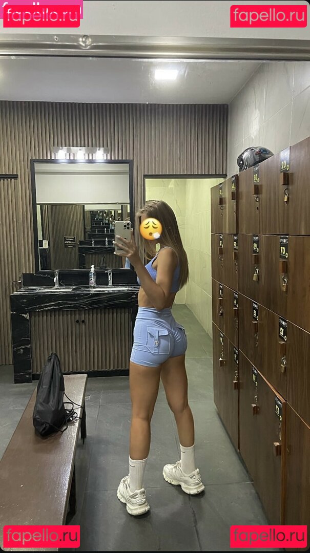 babyypeach / elllleeee Onlyfans Photo Gallery 