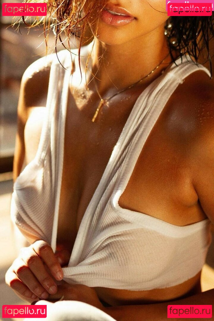 Alejandra Cobos / sofdaydreams Onlyfans Photo Gallery 