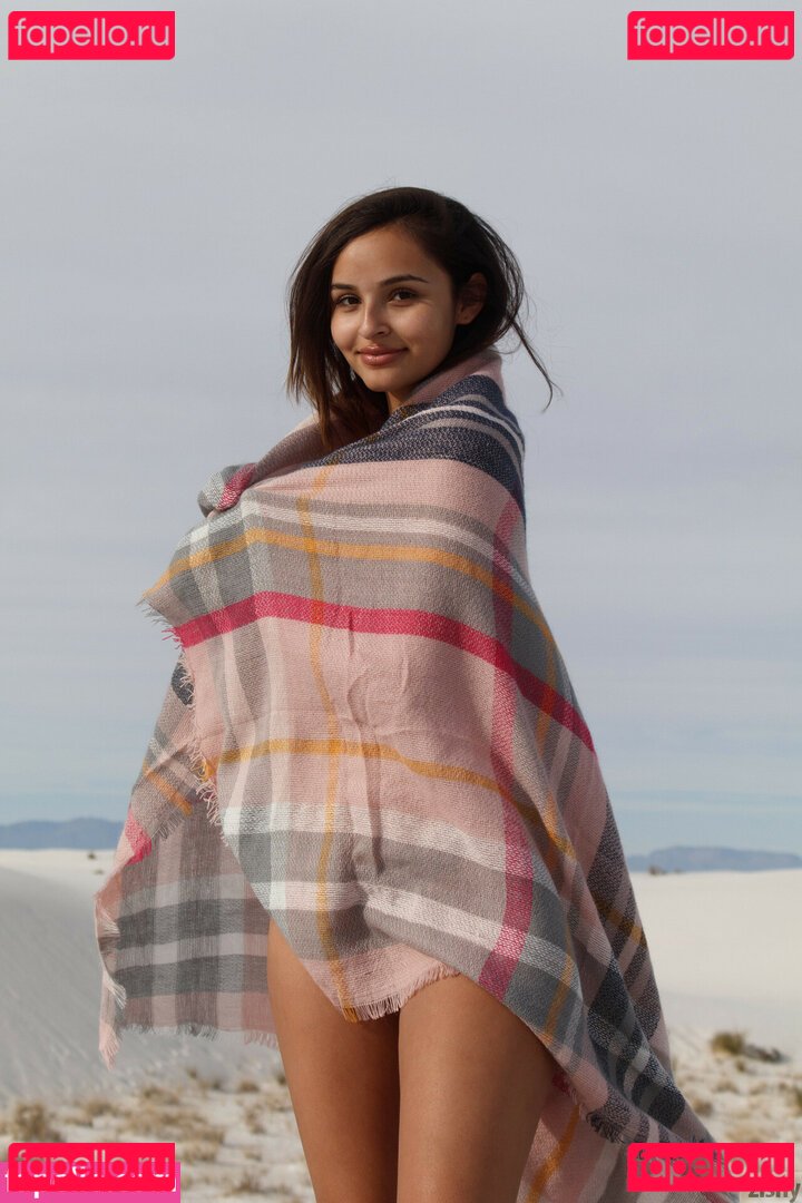 Alejandra Cobos / sofdaydreams Onlyfans Photo Gallery 