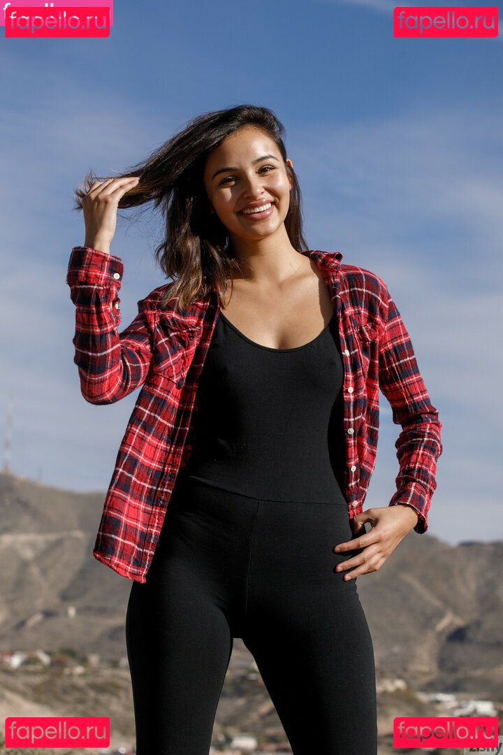 Alejandra Cobos / sofdaydreams Onlyfans Photo Gallery 