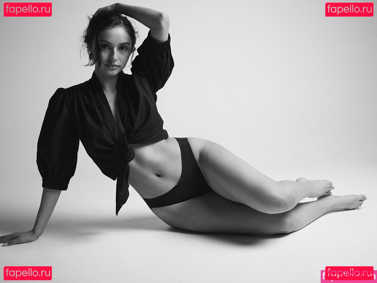 Alejandra Cobos / sofdaydreams Onlyfans Photo Gallery 