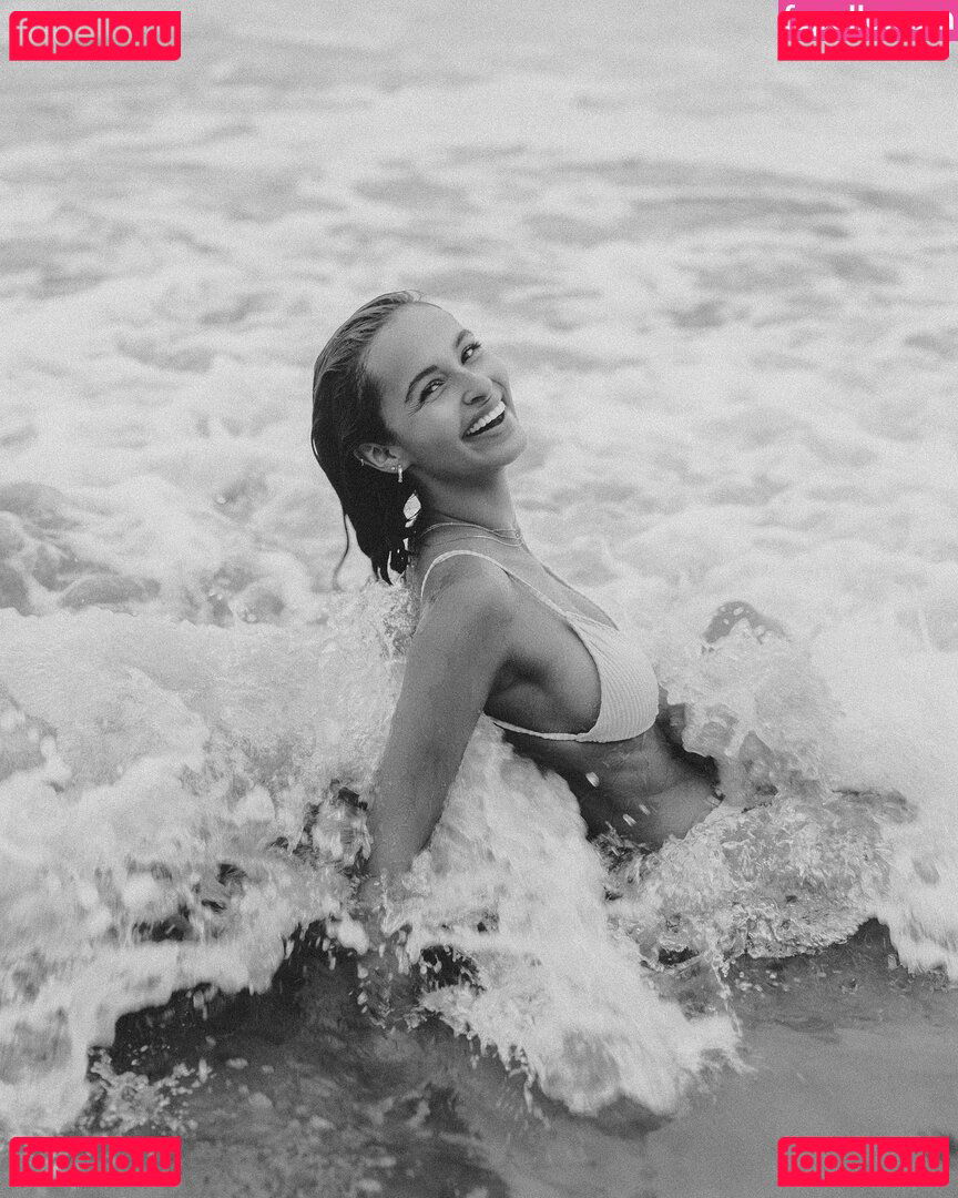 Alejandra Cobos / sofdaydreams Onlyfans Photo Gallery 