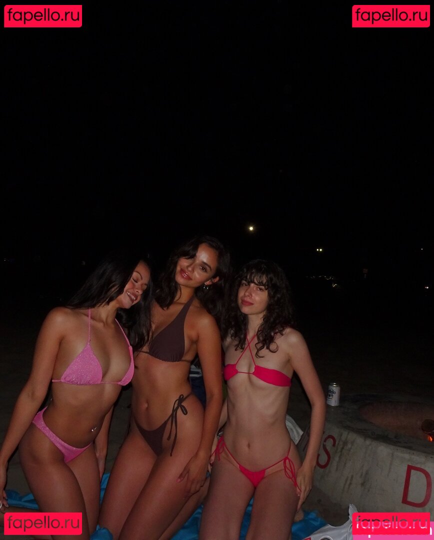 Alejandra Cobos / sofdaydreams Onlyfans Photo Gallery 