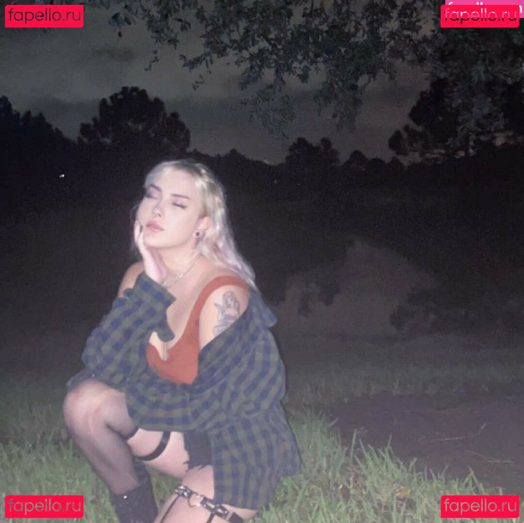 localmilff / localmilffx3 Onlyfans Photo Gallery 