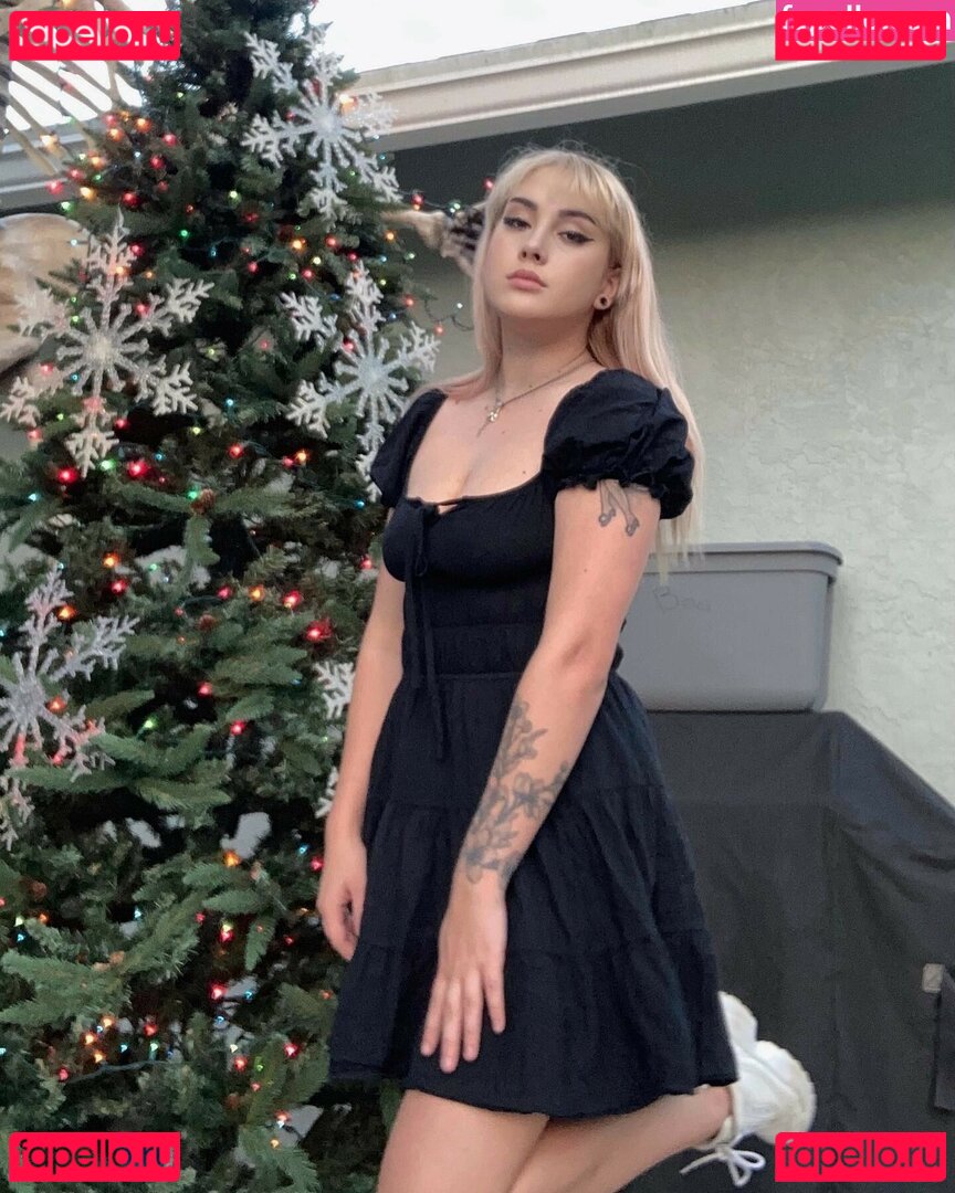 localmilff / localmilffx3 Onlyfans Photo Gallery 