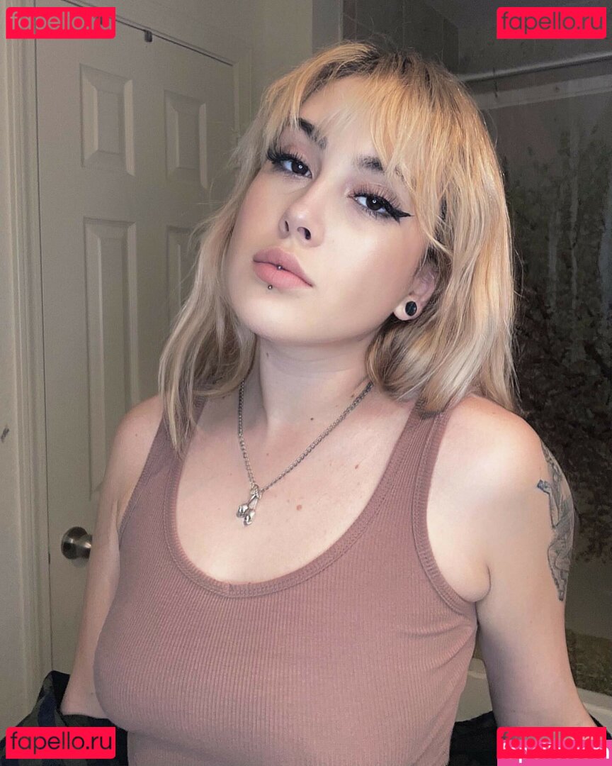 localmilff / localmilffx3 Onlyfans Photo Gallery 