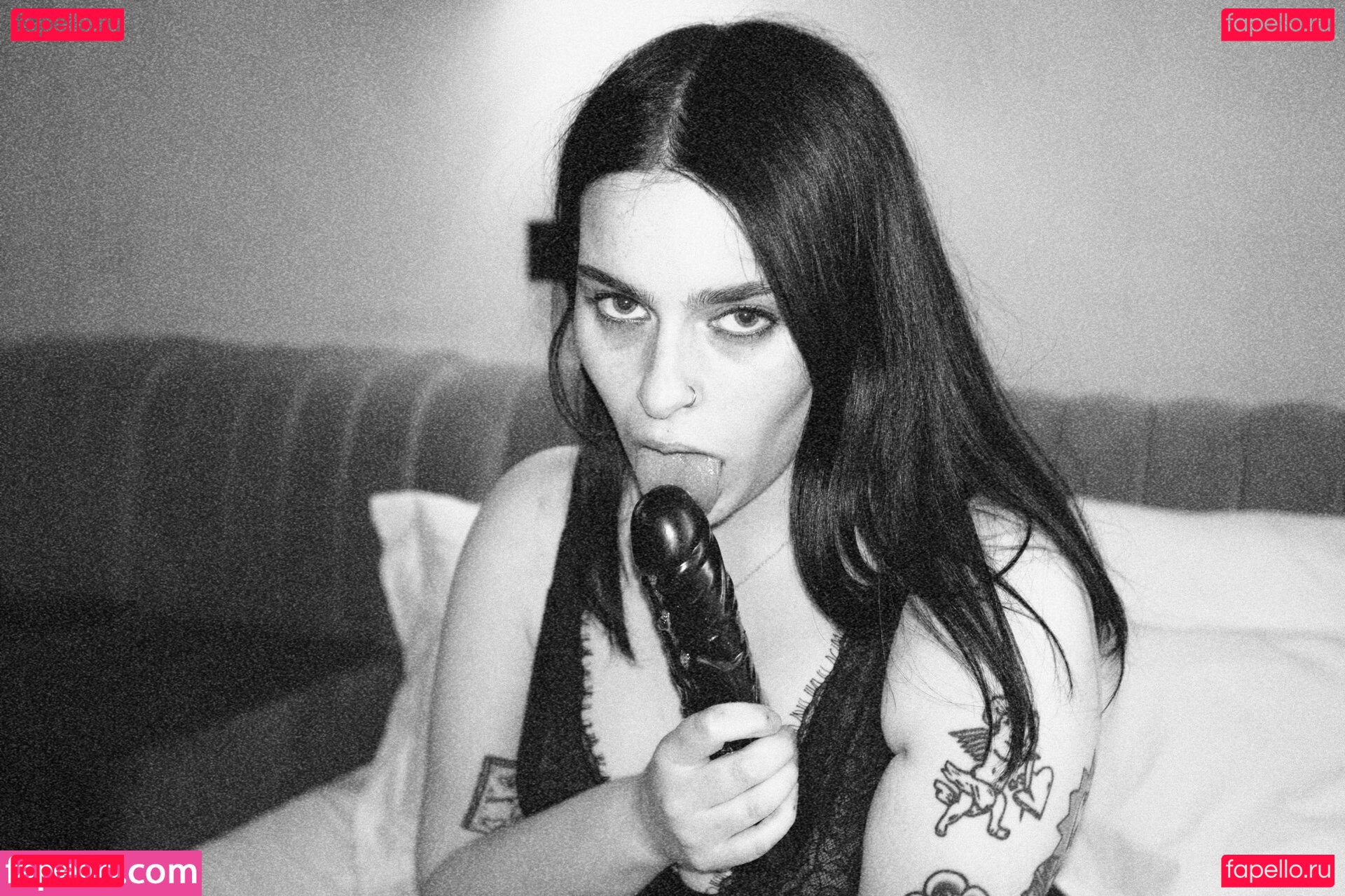 arianalgrande / emowag420 Onlyfans Photo Gallery 