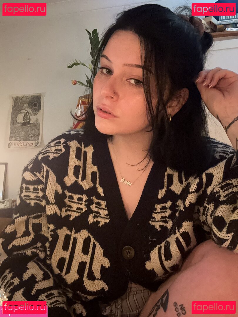 arianalgrande / emowag420 Onlyfans Photo Gallery 