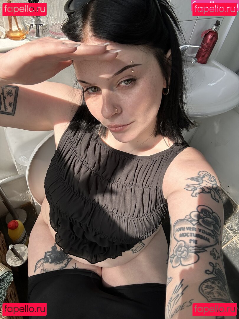 arianalgrande / emowag420 Onlyfans Photo Gallery 