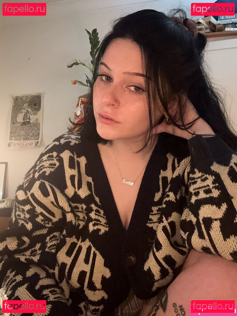 arianalgrande / emowag420 Onlyfans Photo Gallery 