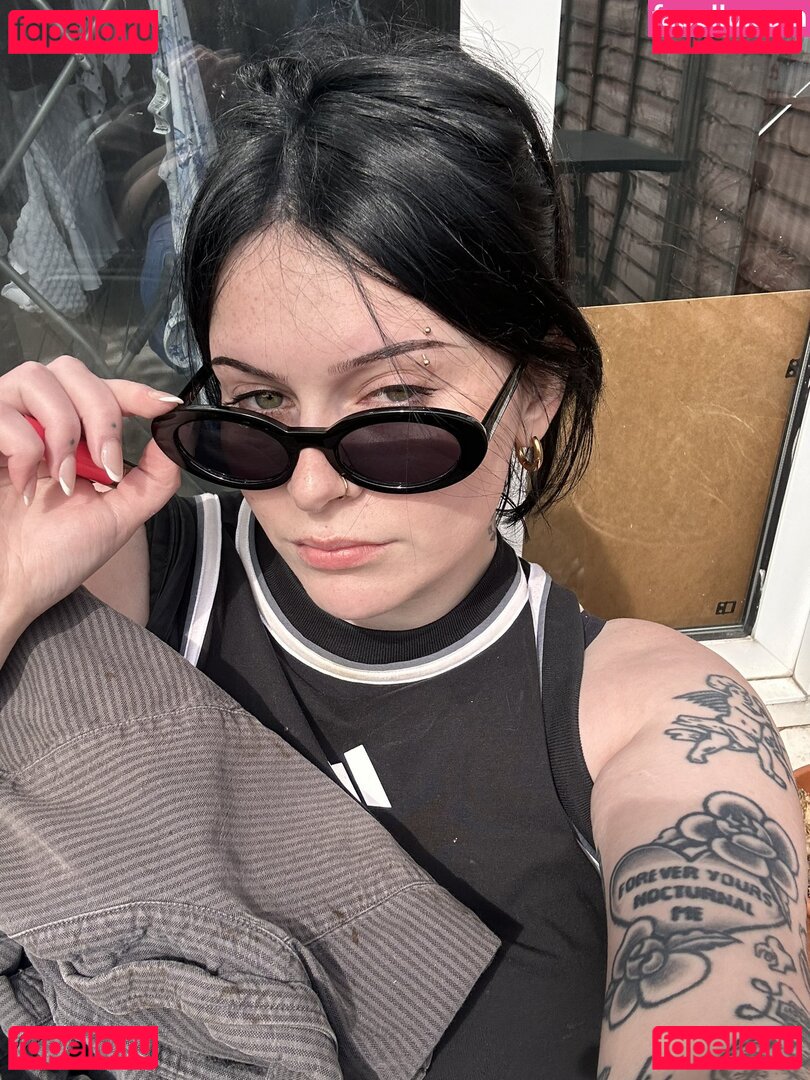 arianalgrande / emowag420 Onlyfans Photo Gallery 