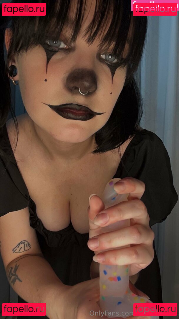 eviefreak Onlyfans Photo Gallery 