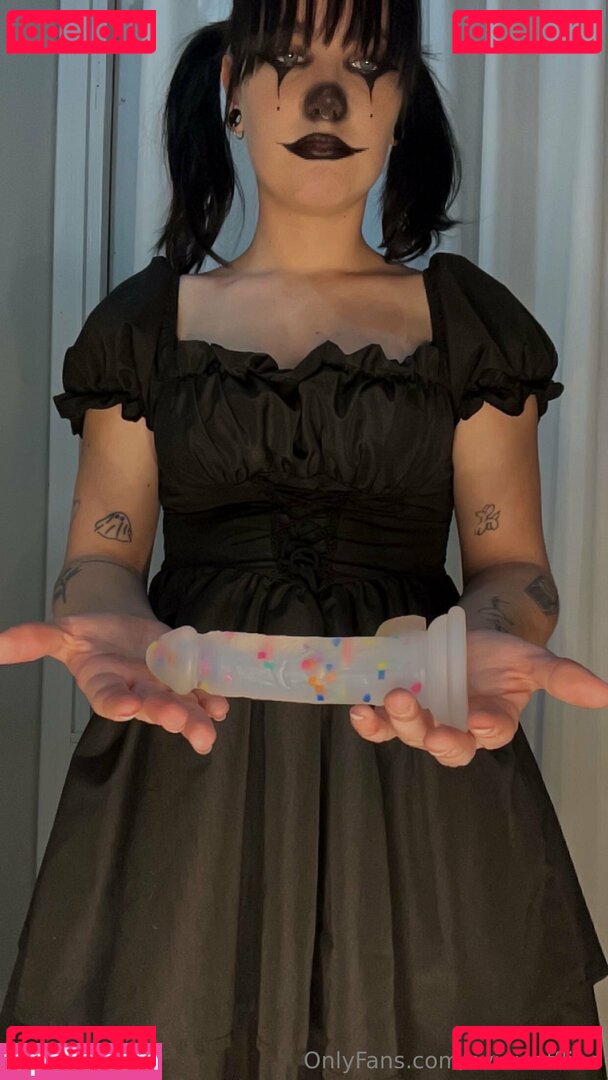 eviefreak Onlyfans Photo Gallery 