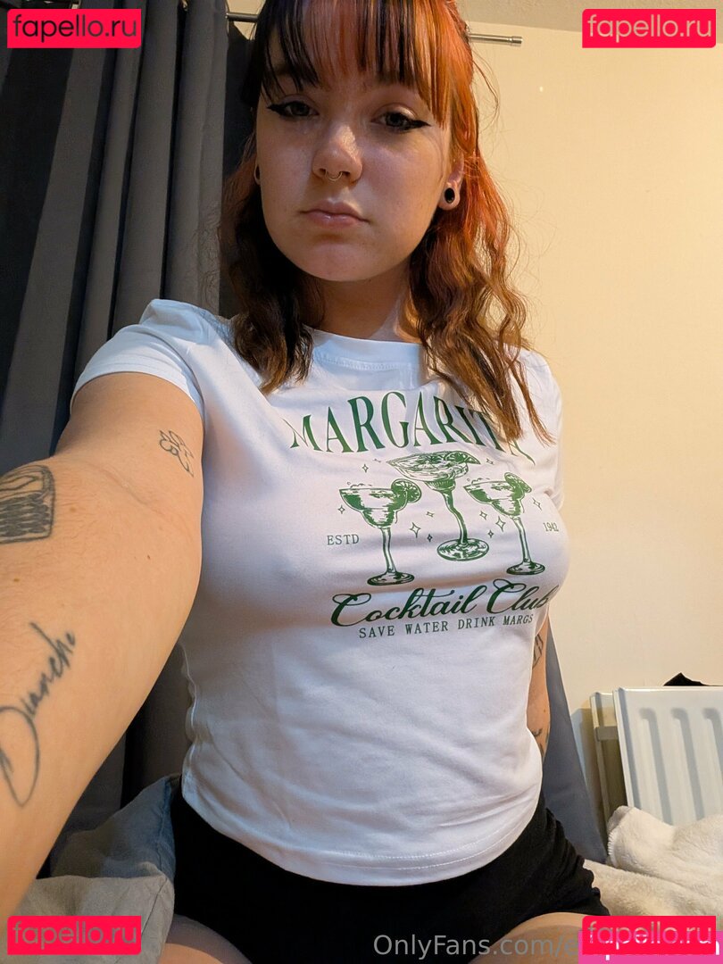 eviefreak Onlyfans Photo Gallery 