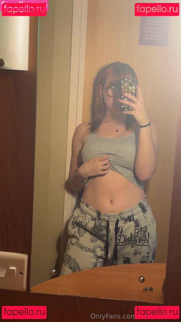 eviefreak Onlyfans Photo Gallery 