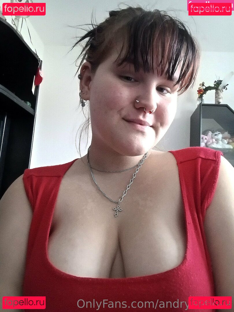 andryantlova / pprincesslaraa Onlyfans Photo Gallery 